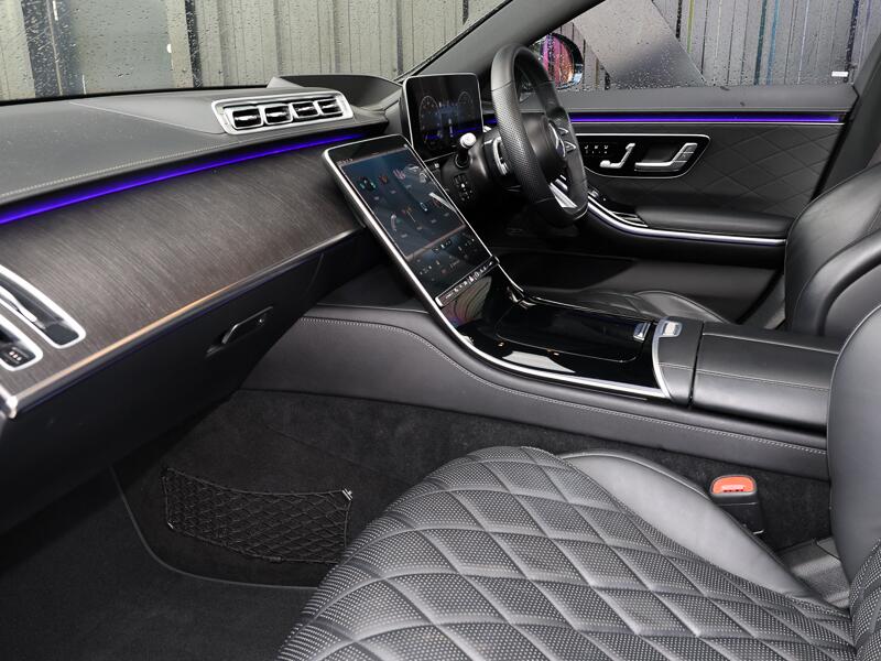 Mercedes-Benz S-Class view 4