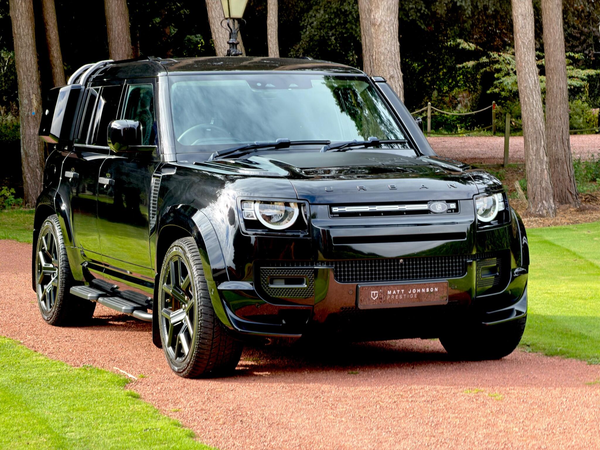 Land Rover Defender 110 view 25
