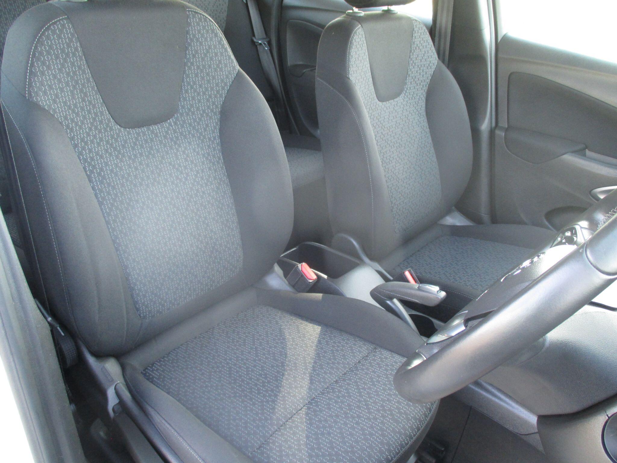 Vauxhall Crossland X view 23