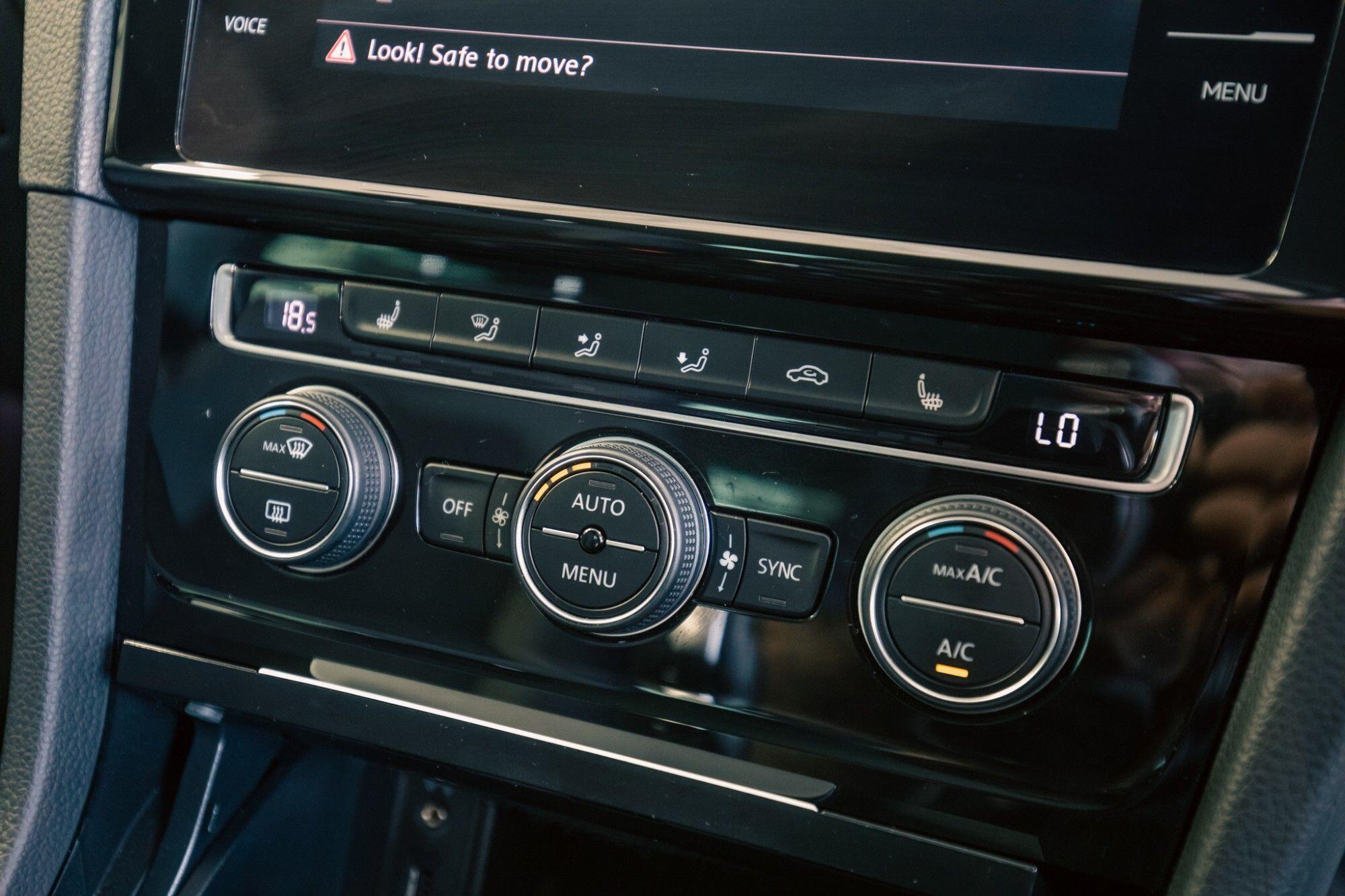 Volkswagen Golf view 16