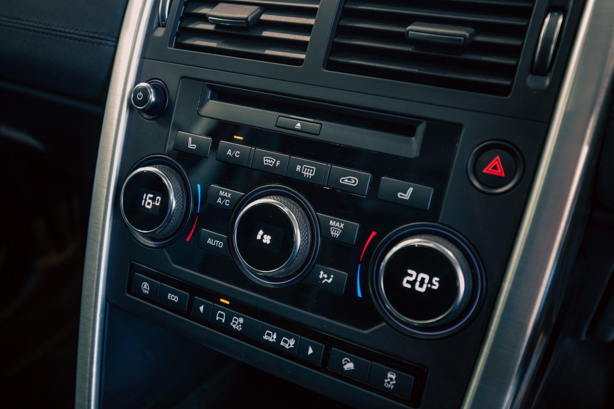 Land Rover Discovery Sport view 18