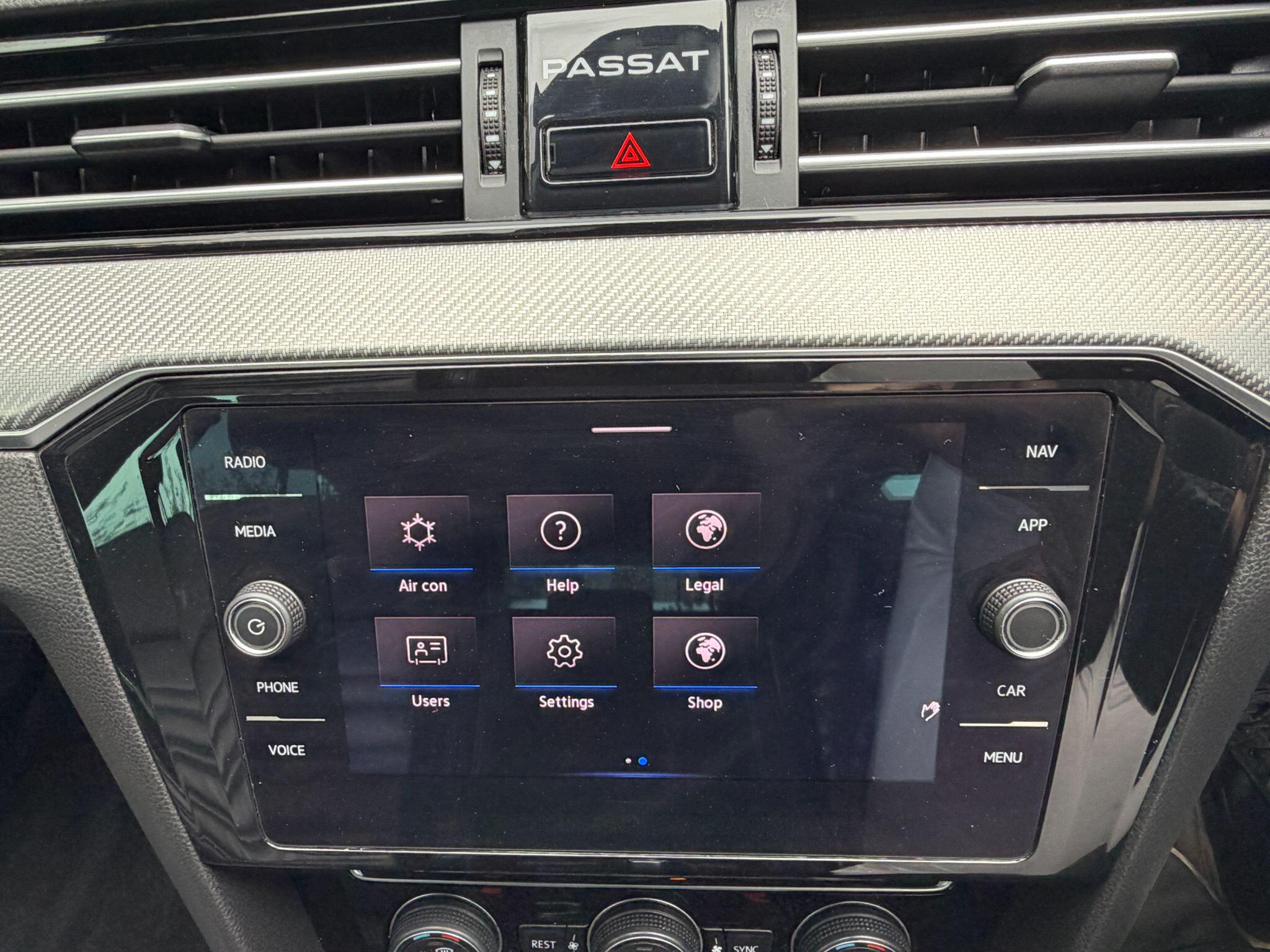 Volkswagen Passat view 26