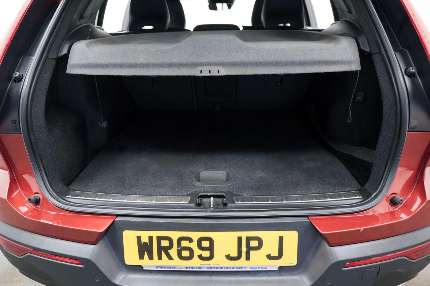 Volvo XC40 view 22