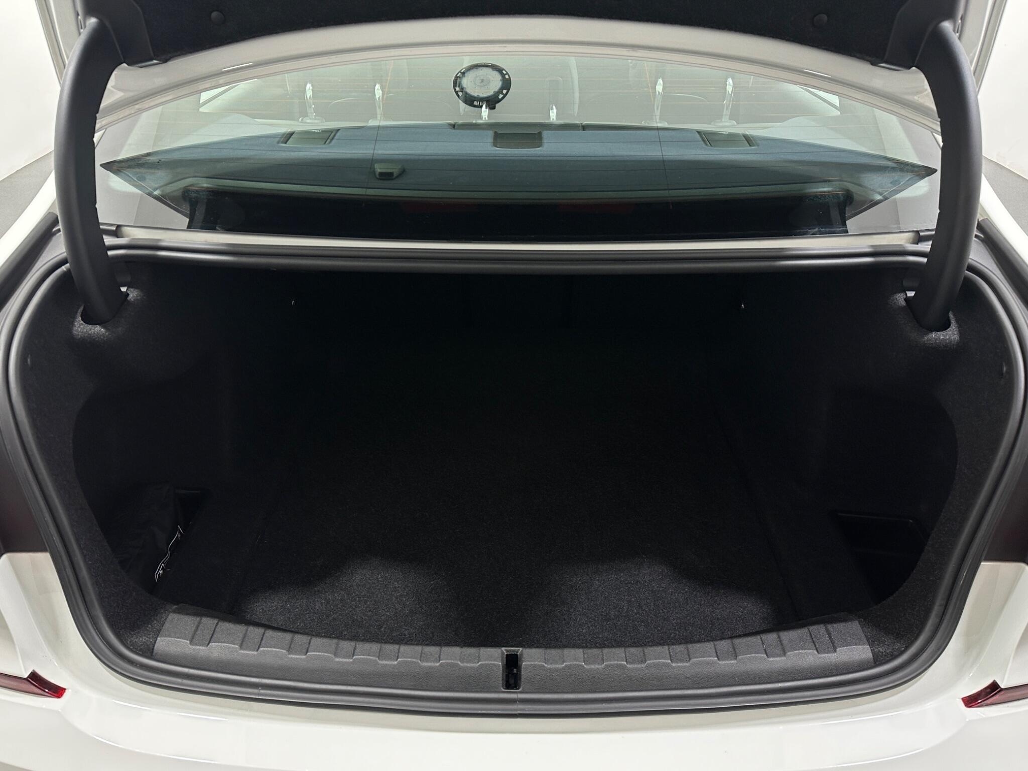 BMW 3 Series view 50