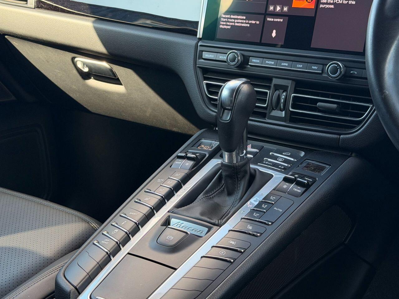 Porsche Macan view 30