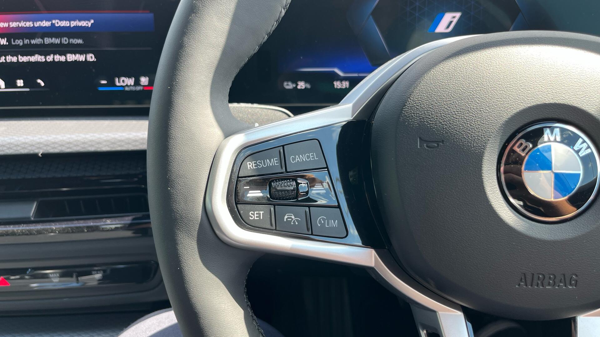 BMW i4 view 17