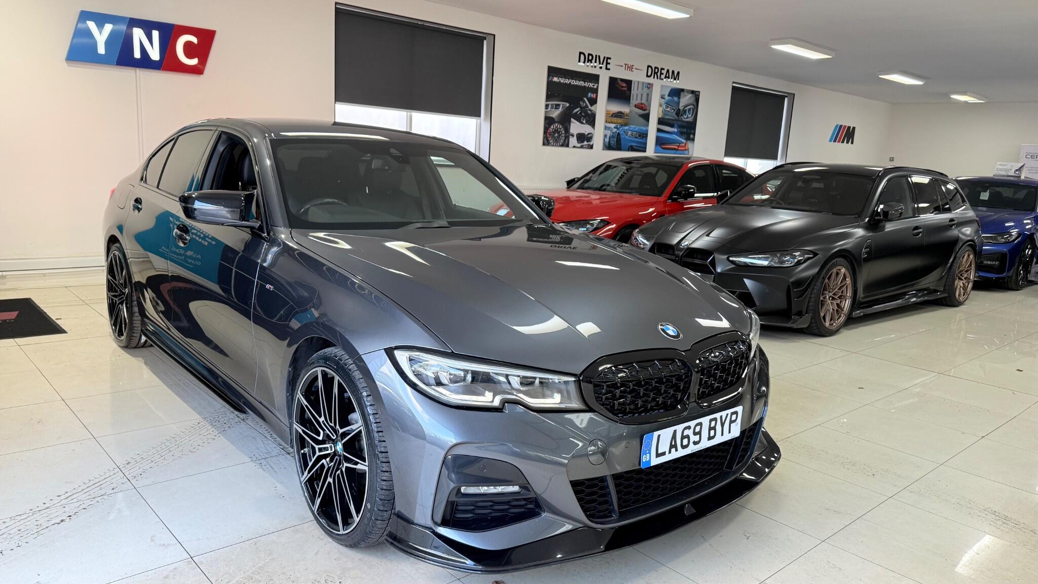 BMW 3 Series view 44