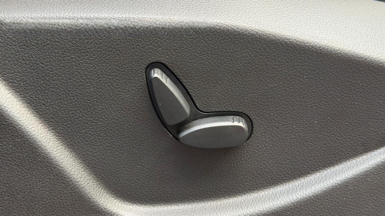 Ford C-Max view 35