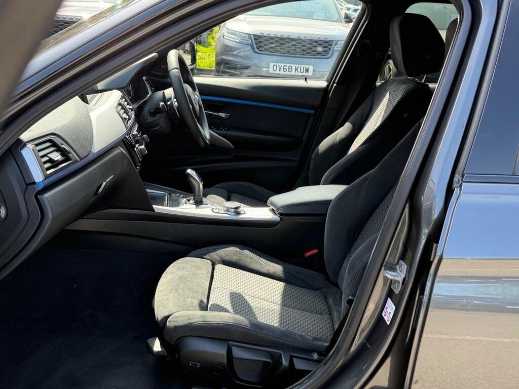 BMW 3 Series view 16