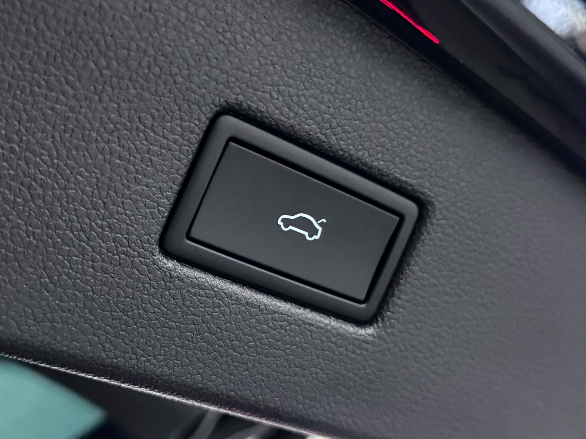 Volkswagen Tiguan view 8