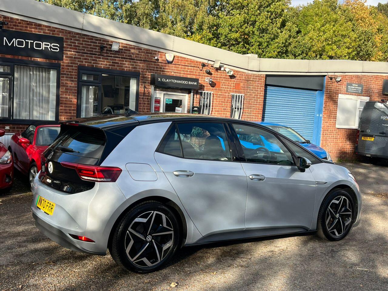 Volkswagen ID.3 view 8