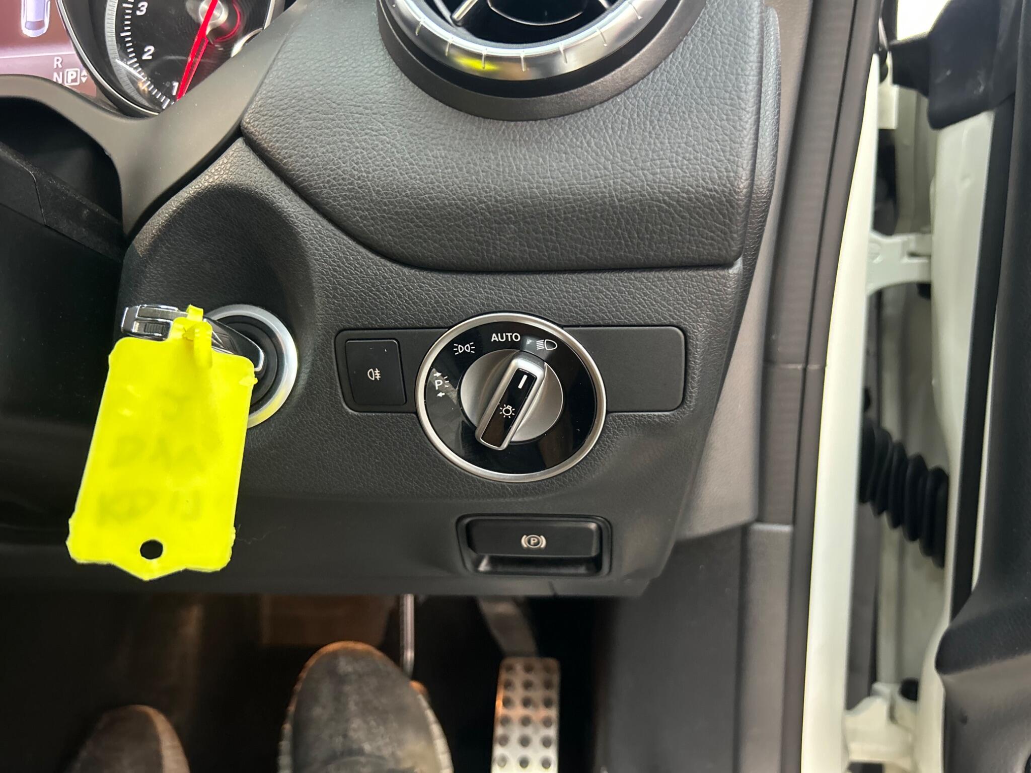 Mercedes-Benz Cla view 25