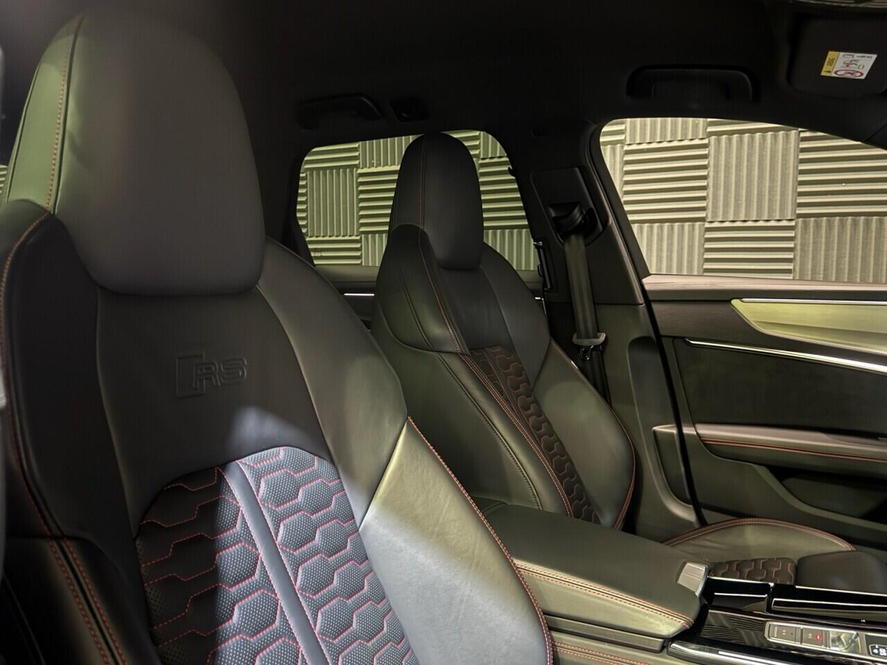 Audi RS6 Avant view 13