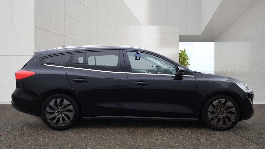 Ford Focus view 4