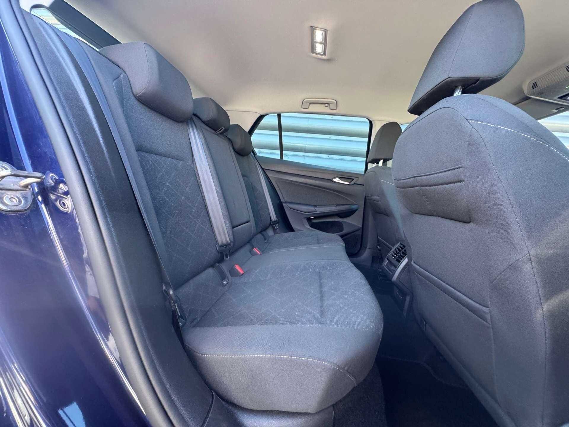 Volkswagen Golf view 17