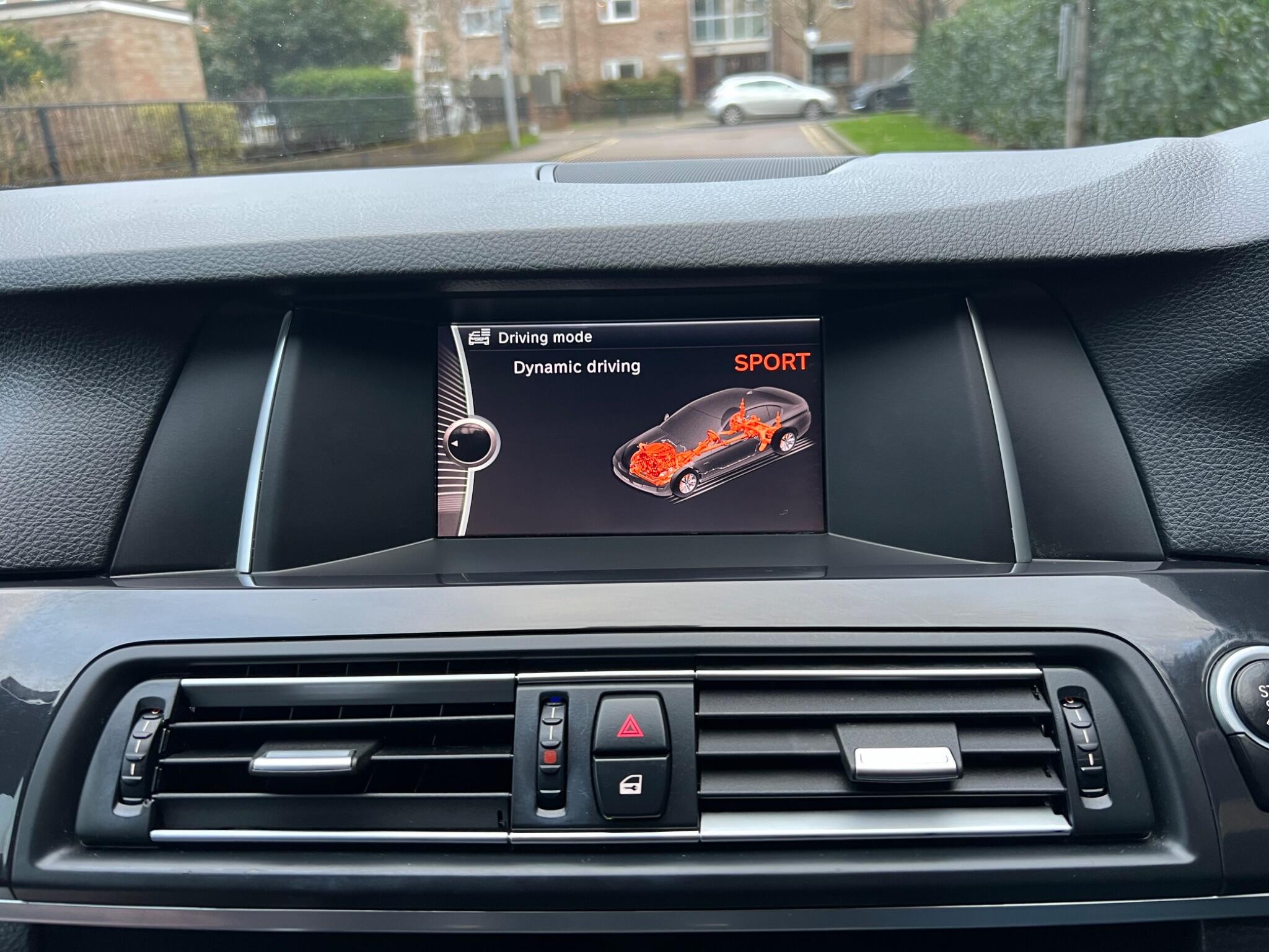 BMW 5 Series view 32