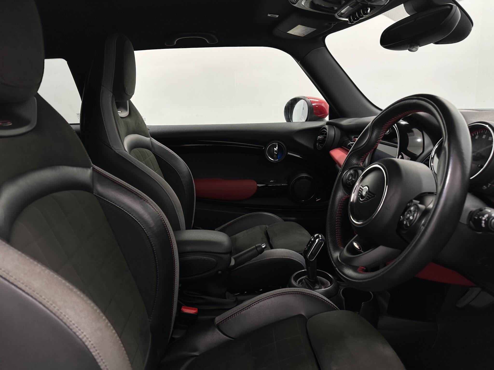 Mini Hatch view 33