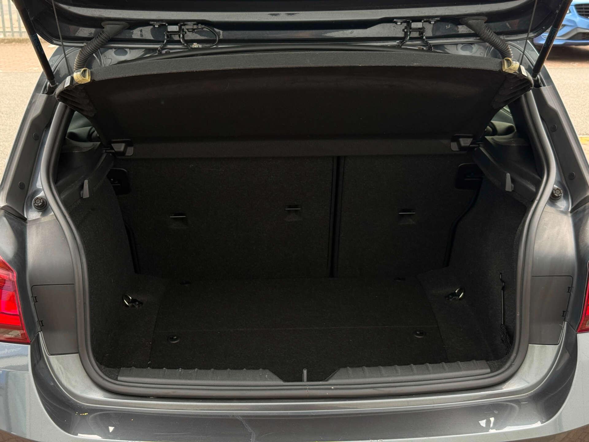 BMW 1 Series view 29