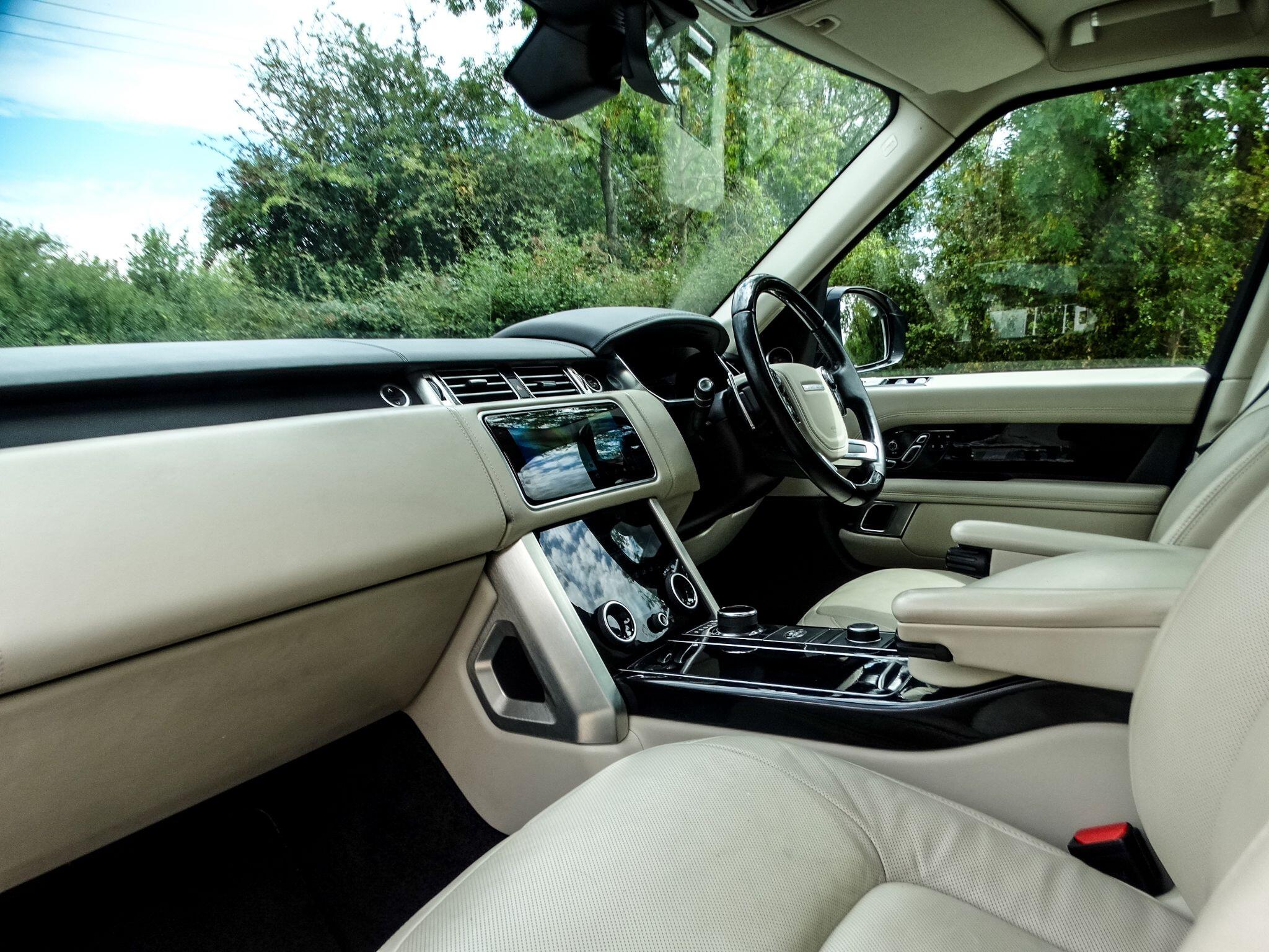 Land Rover Range Rover view 15