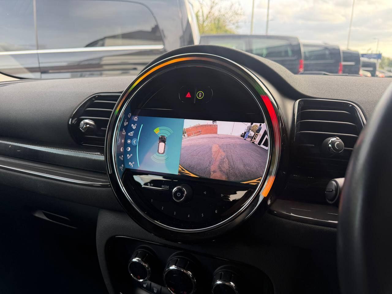 MINI Clubman view 35