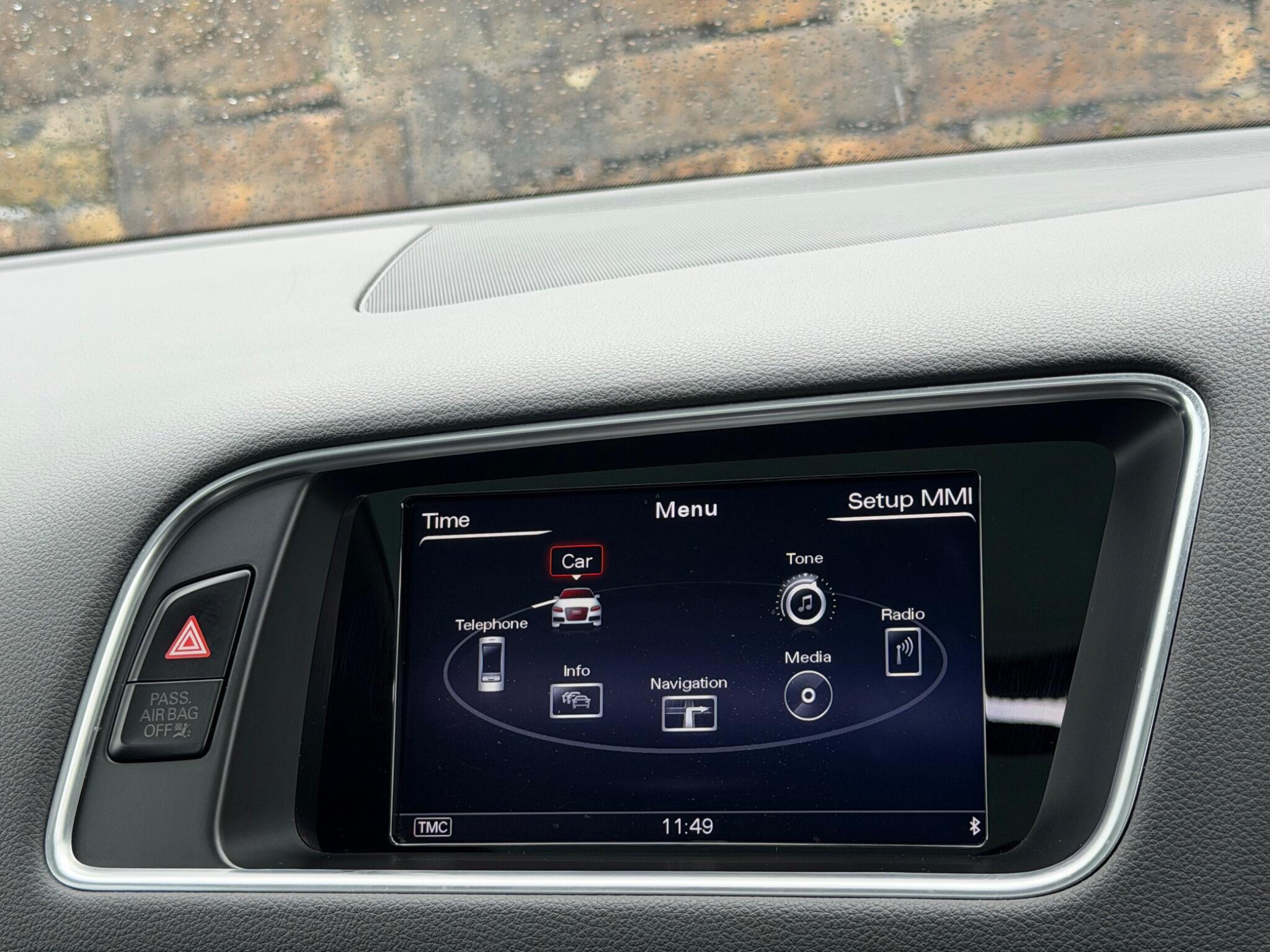 Audi SQ5 view 32