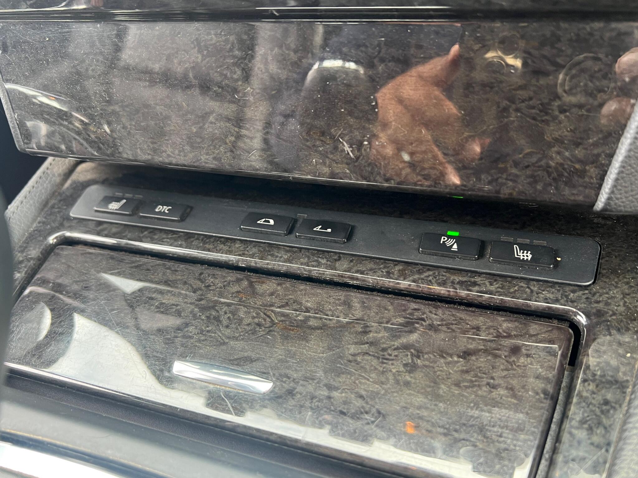 BMW 6 Series view 36