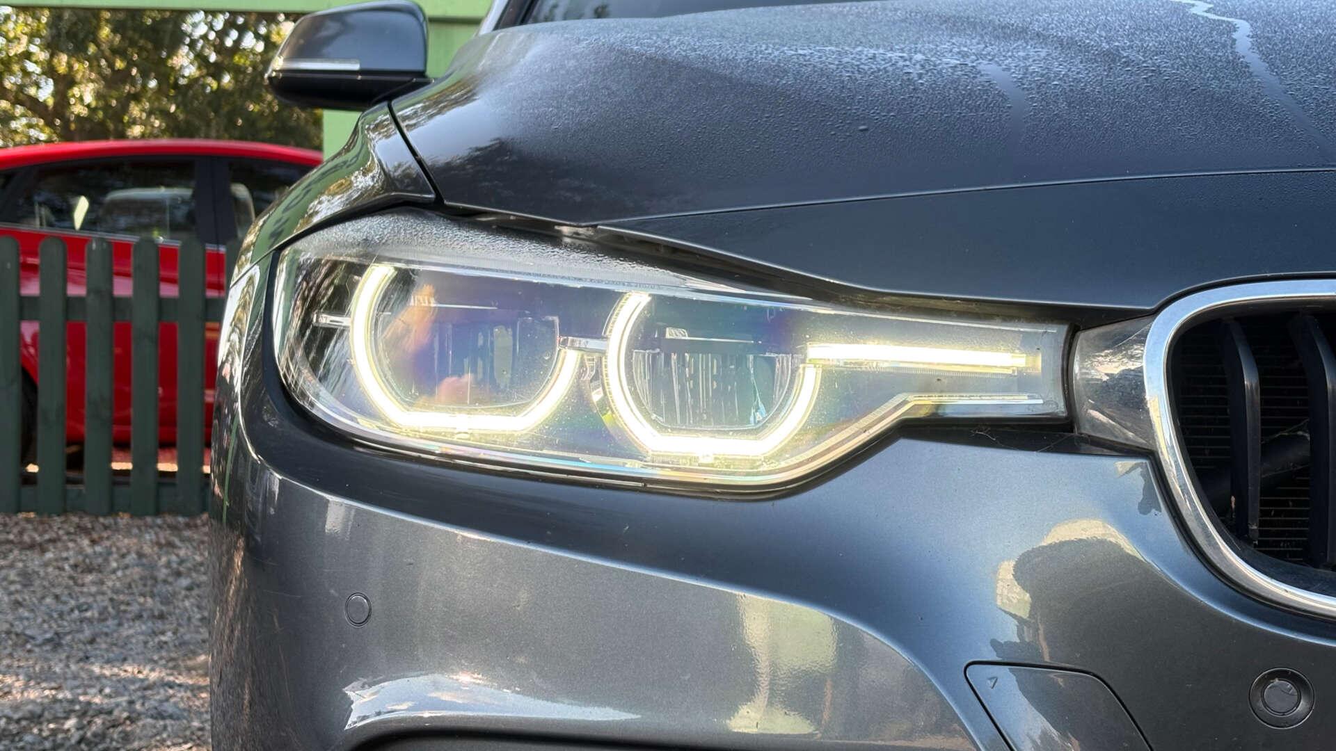 BMW 3 Series view 45