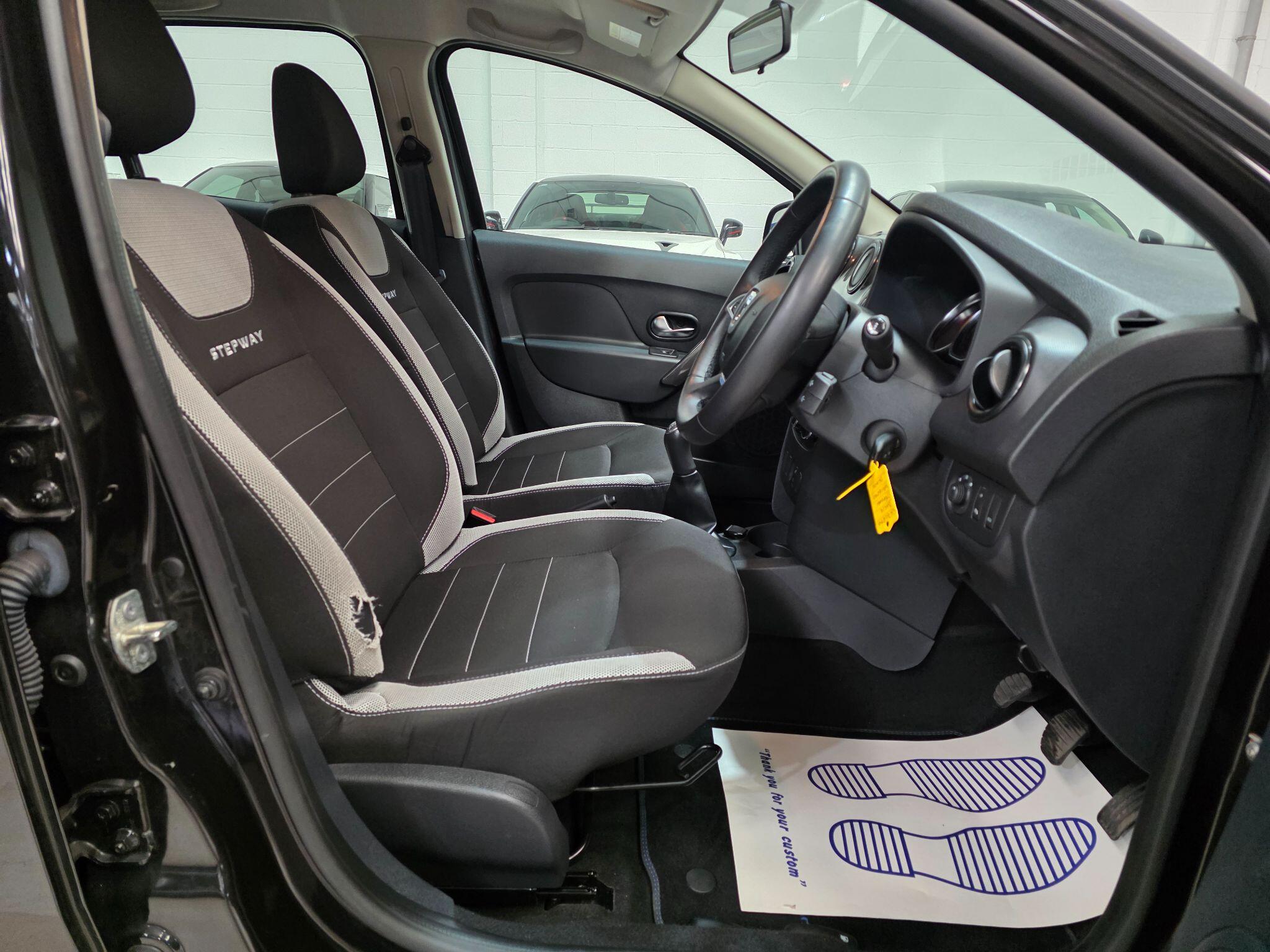 Dacia Sandero Stepway view 6
