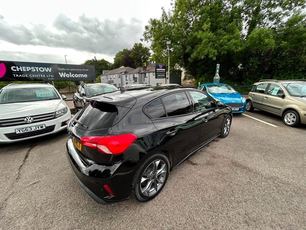 Ford Focus view 2