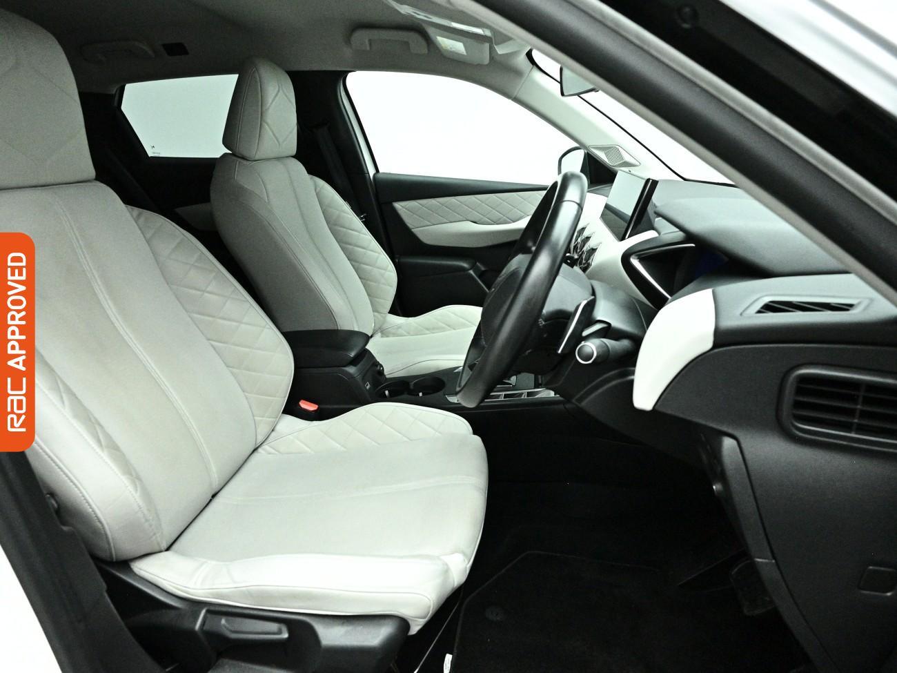 DS Automobiles DS 3 Crossback view 12