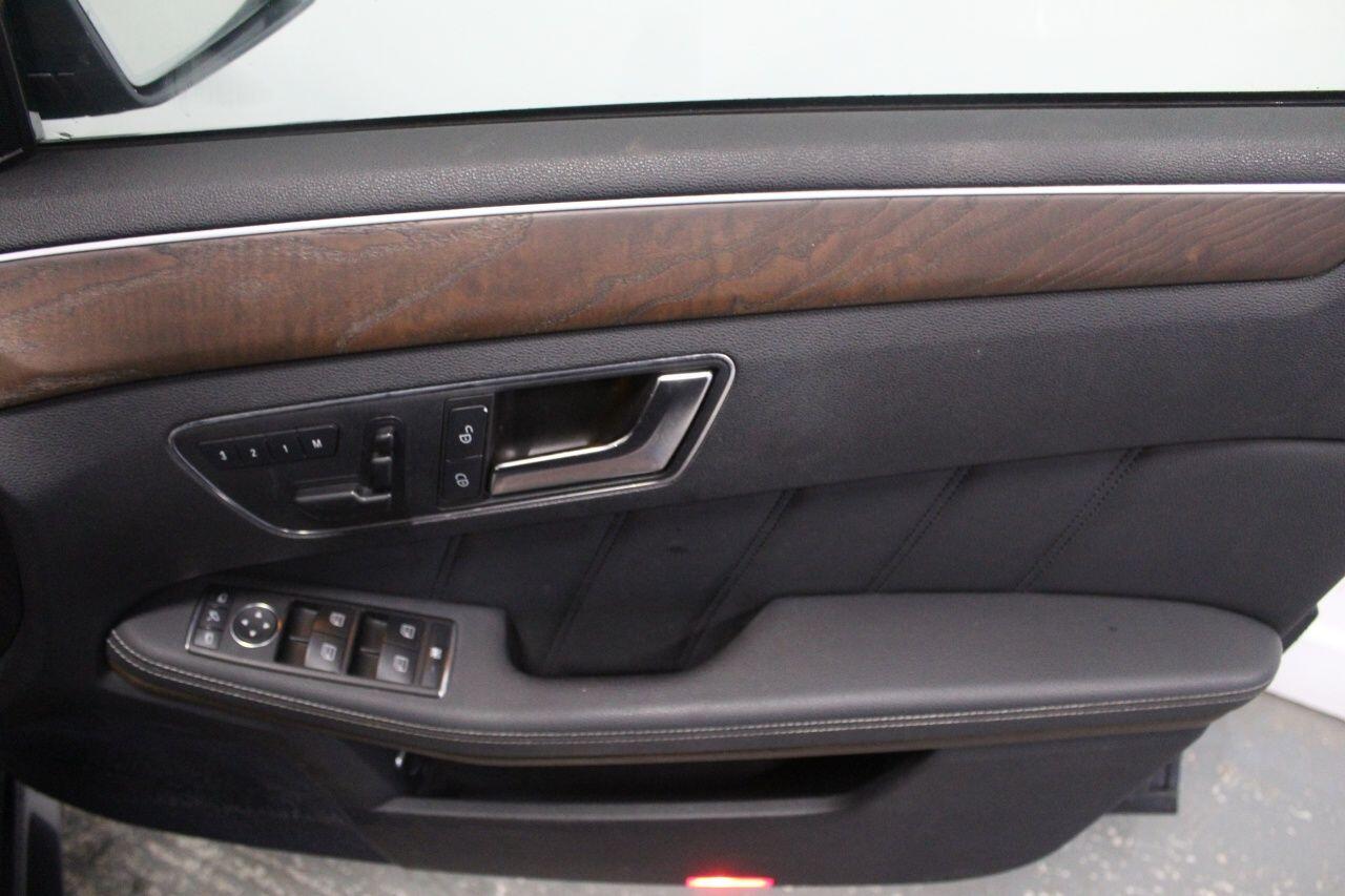 Mercedes-Benz E-Class view 48