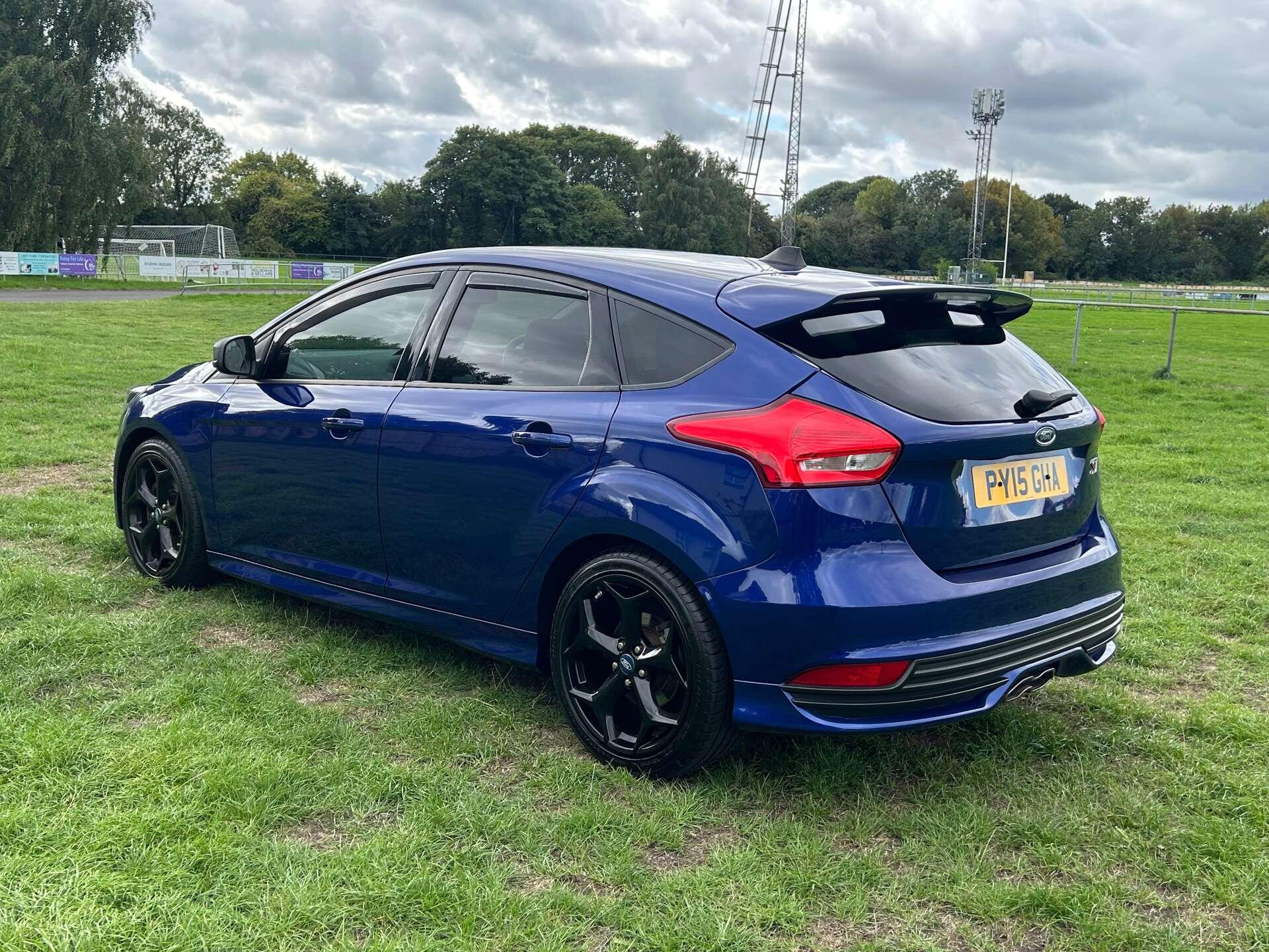 Ford Focus view 7