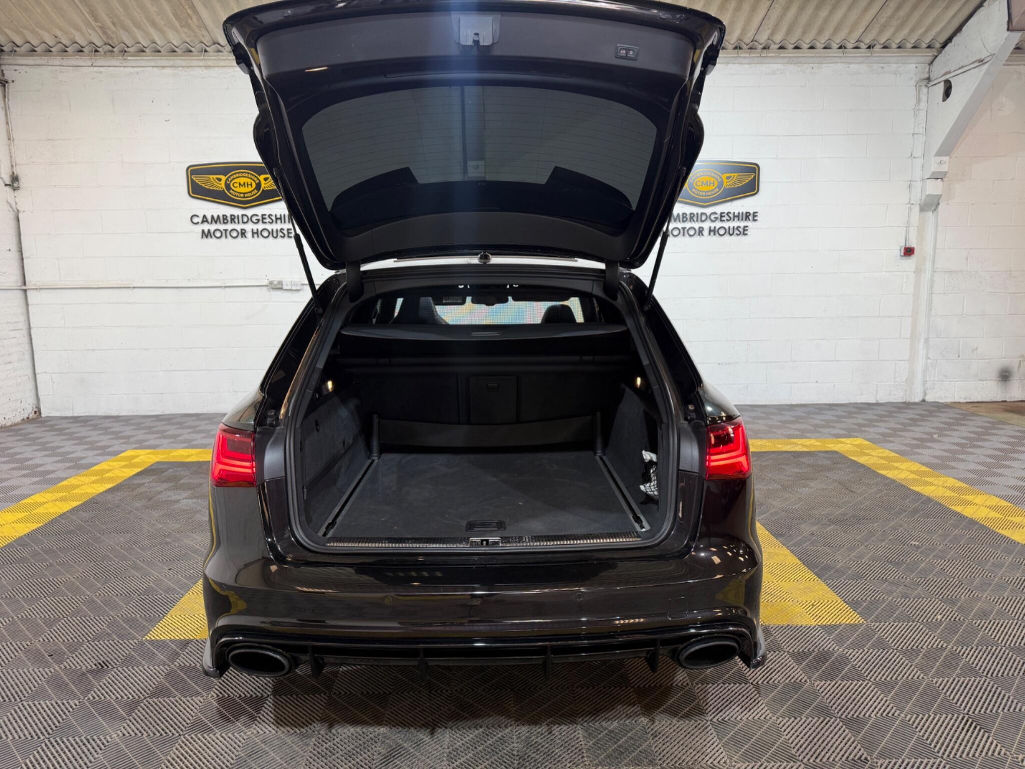 Audi RS6 view 78