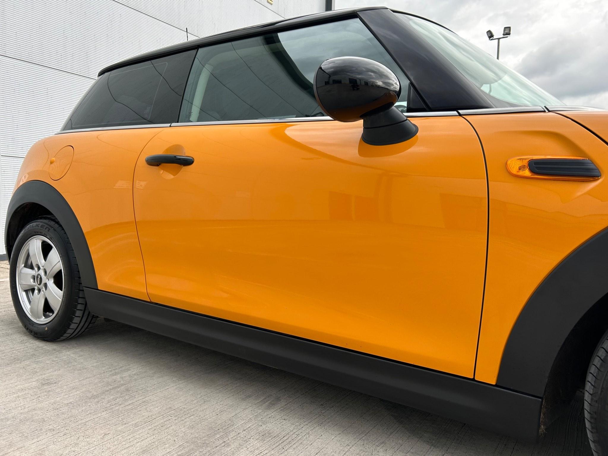 Mini Hatch view 8