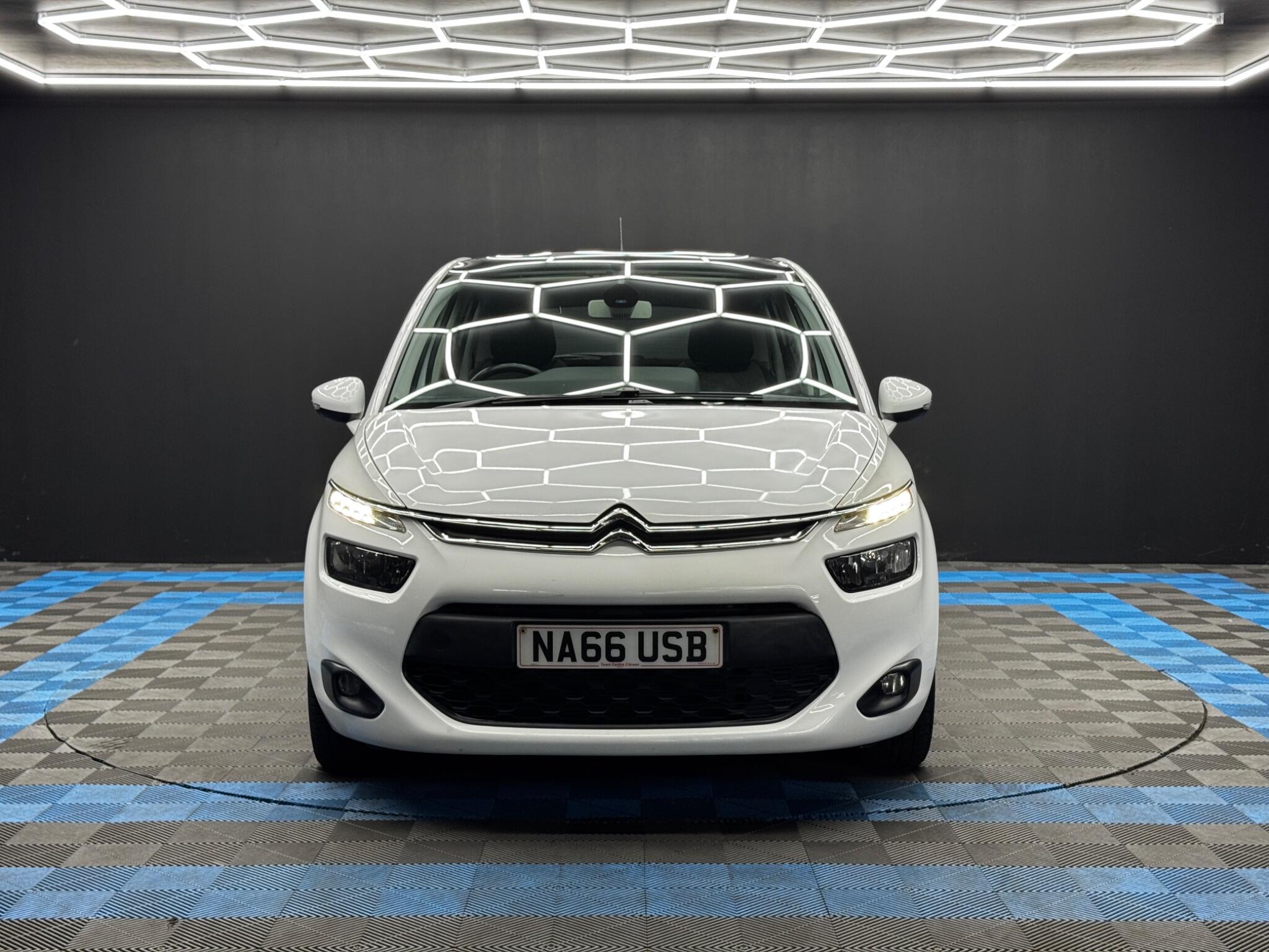 Citroen C4 Picasso view 2