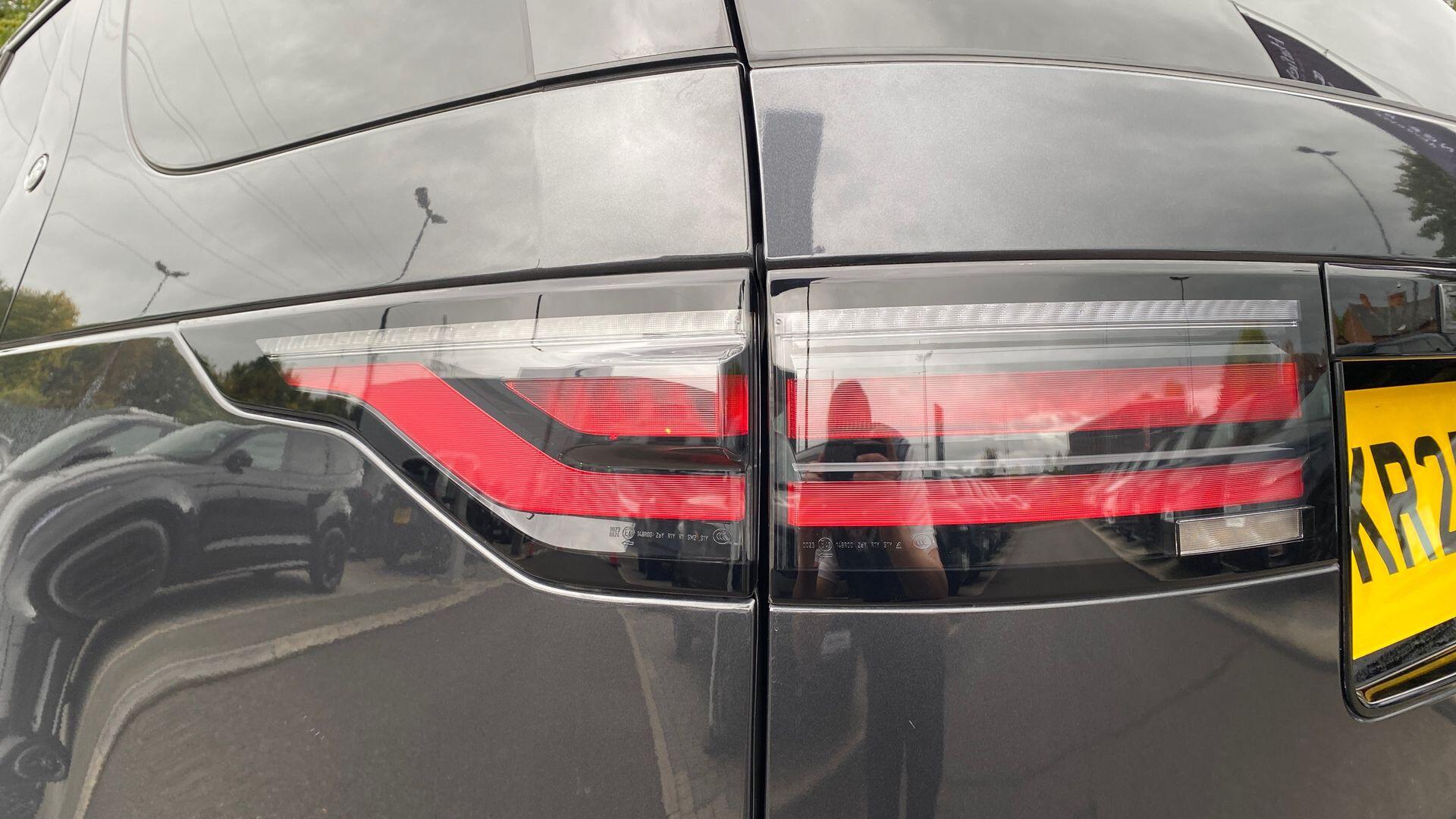 Land Rover Discovery view 19