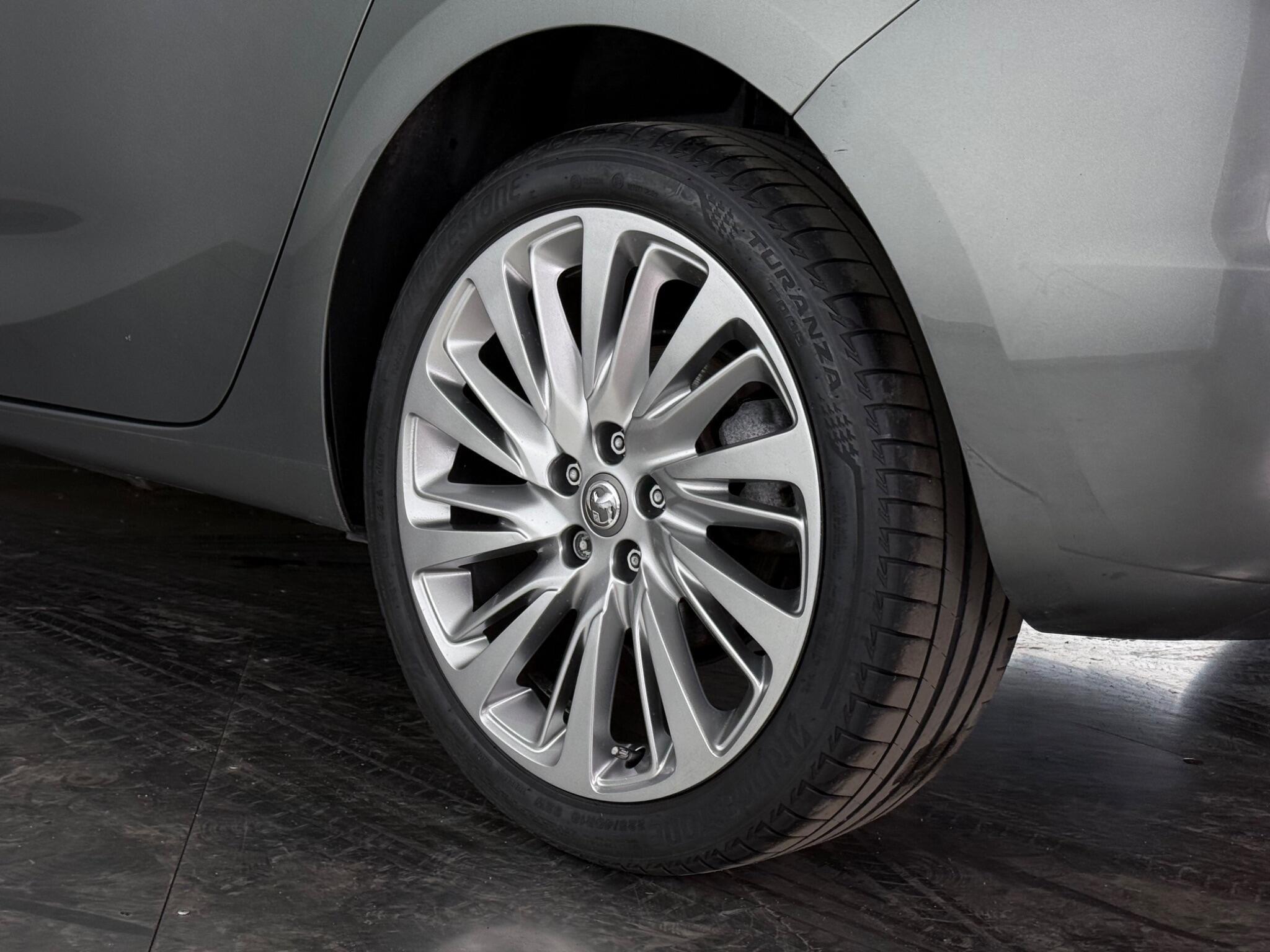 Vauxhall Astra view 8