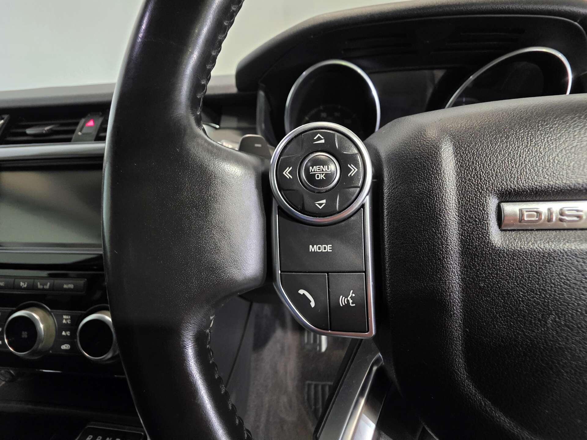 Land Rover Discovery view 45