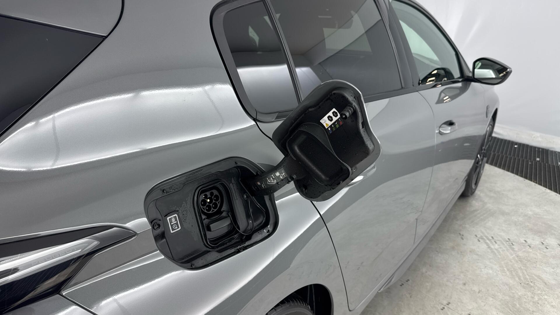 Peugeot 308 view 18