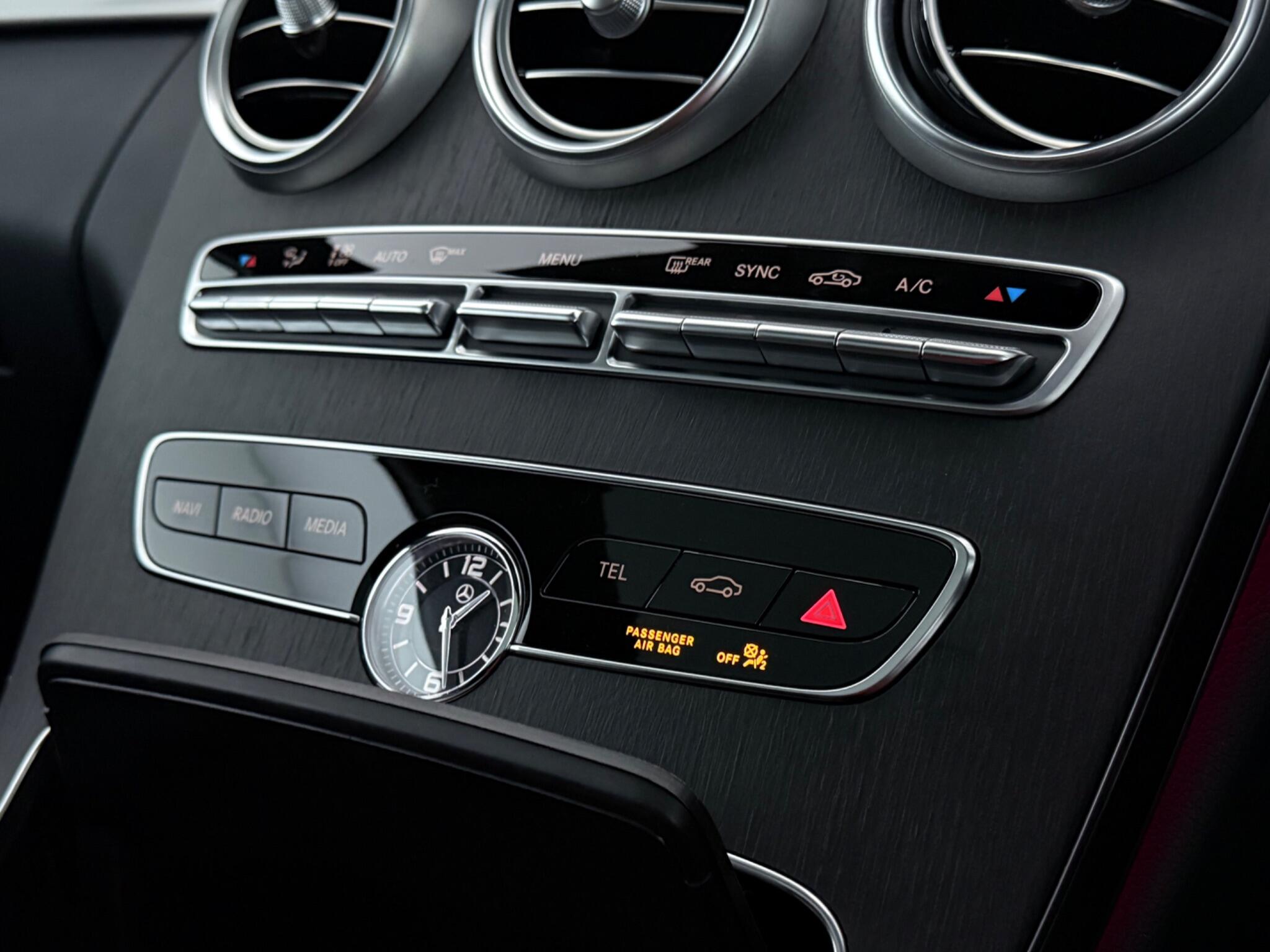 Mercedes-Benz C-Class view 28