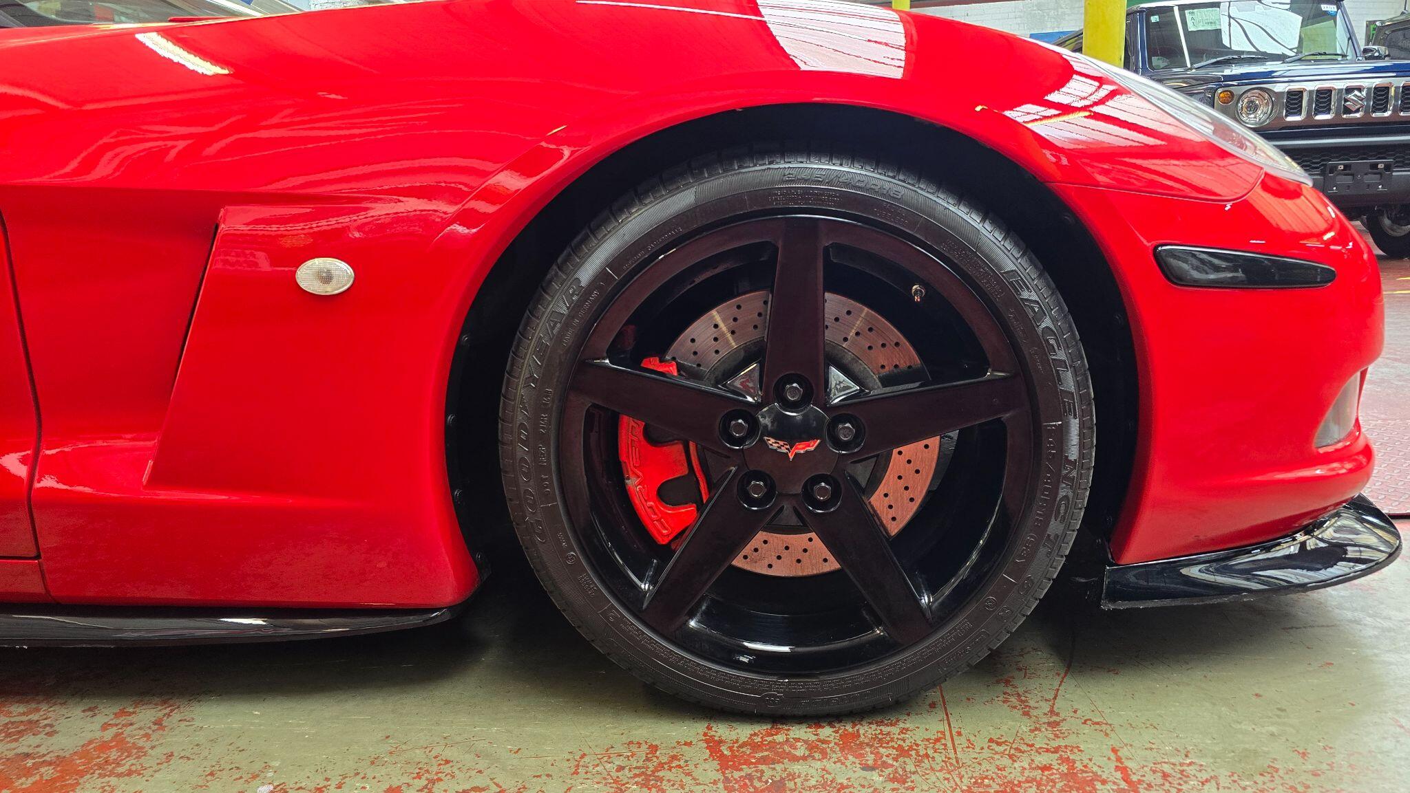Chevrolet Corvette view 28