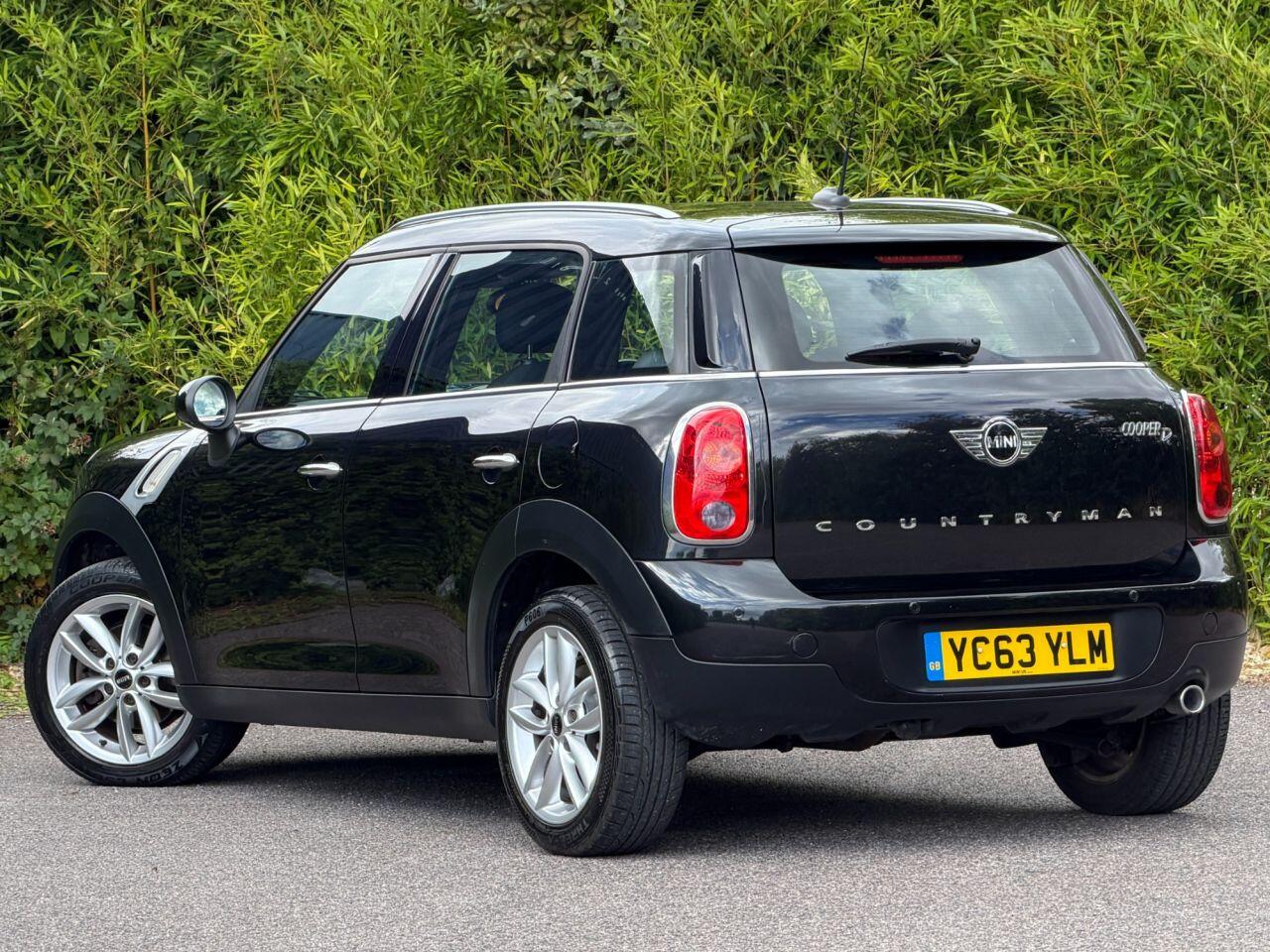 Mini Countryman view 2