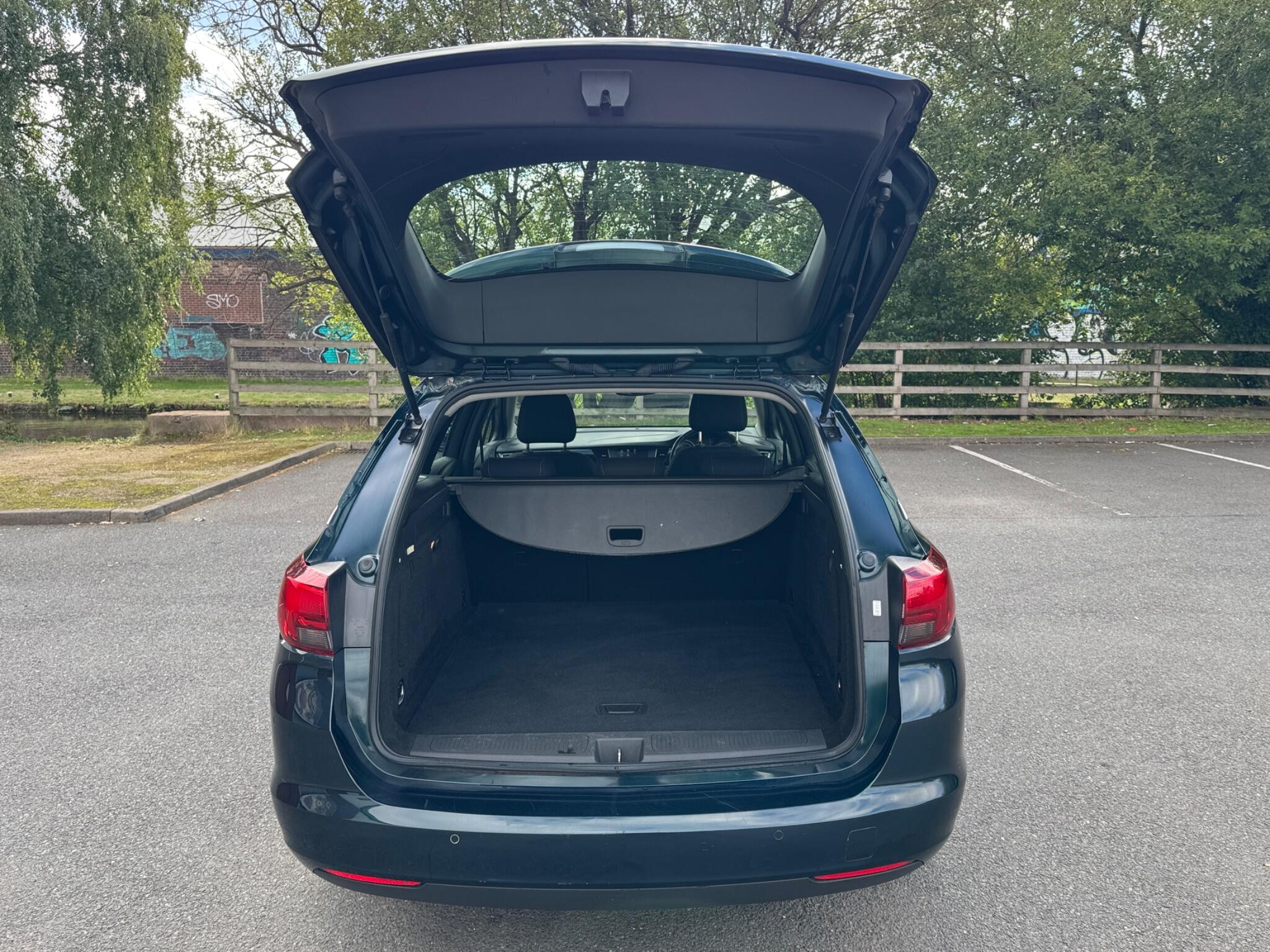 Vauxhall Astra view 14