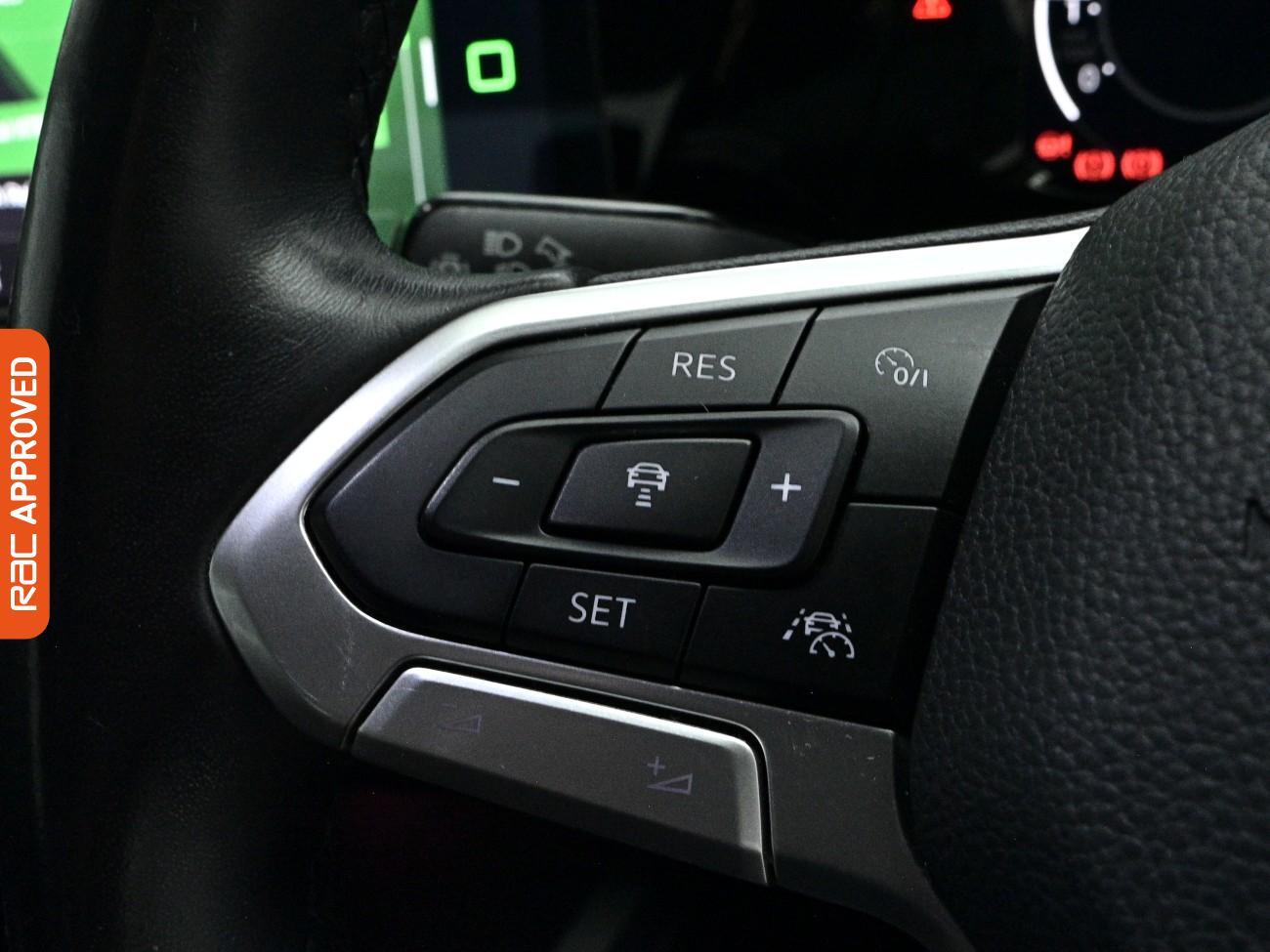 Volkswagen Golf view 19