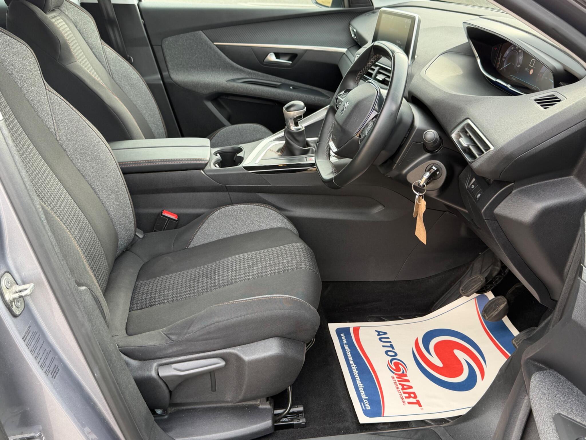 Peugeot 3008 view 13