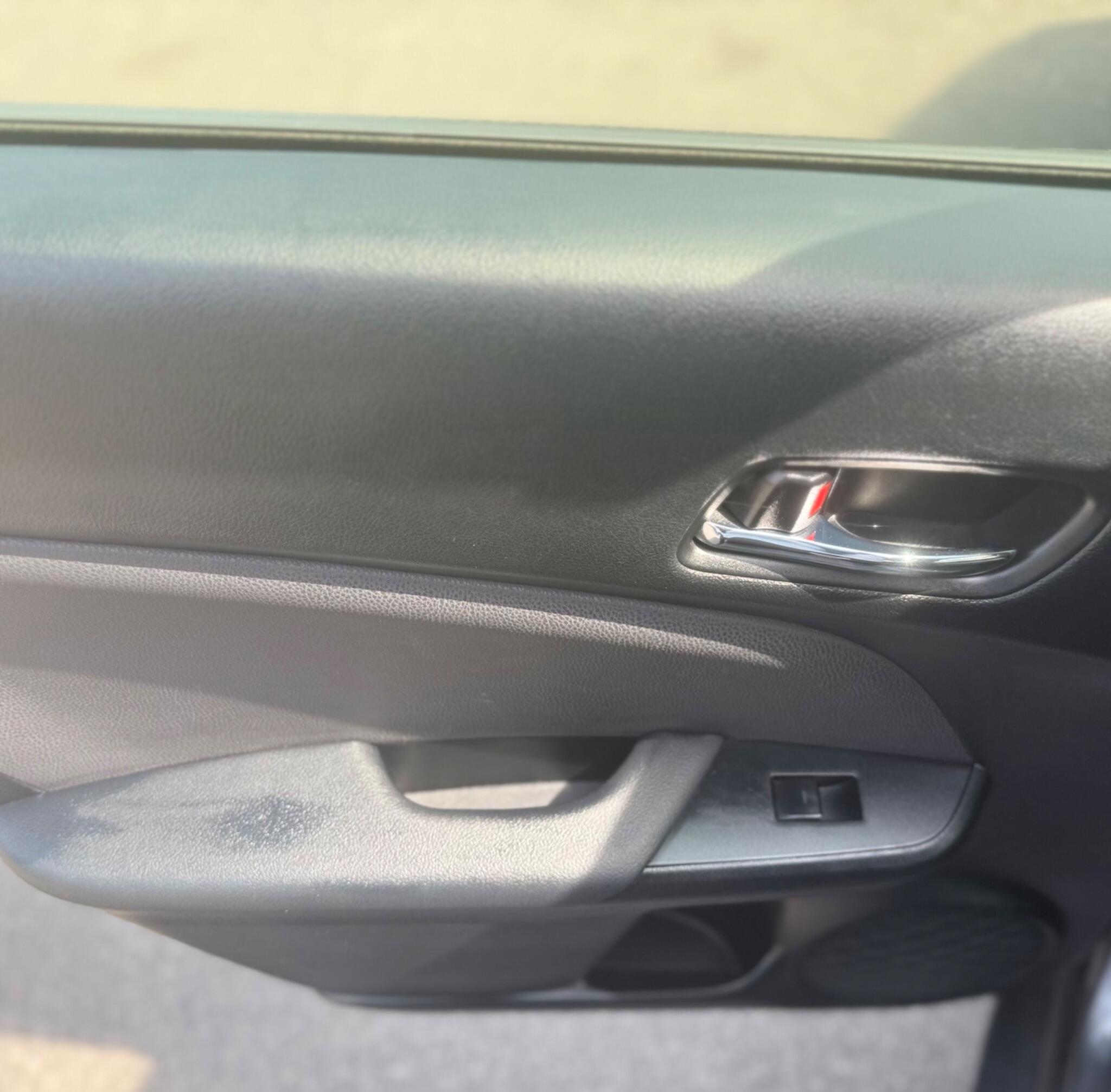 Toyota Prius view 17