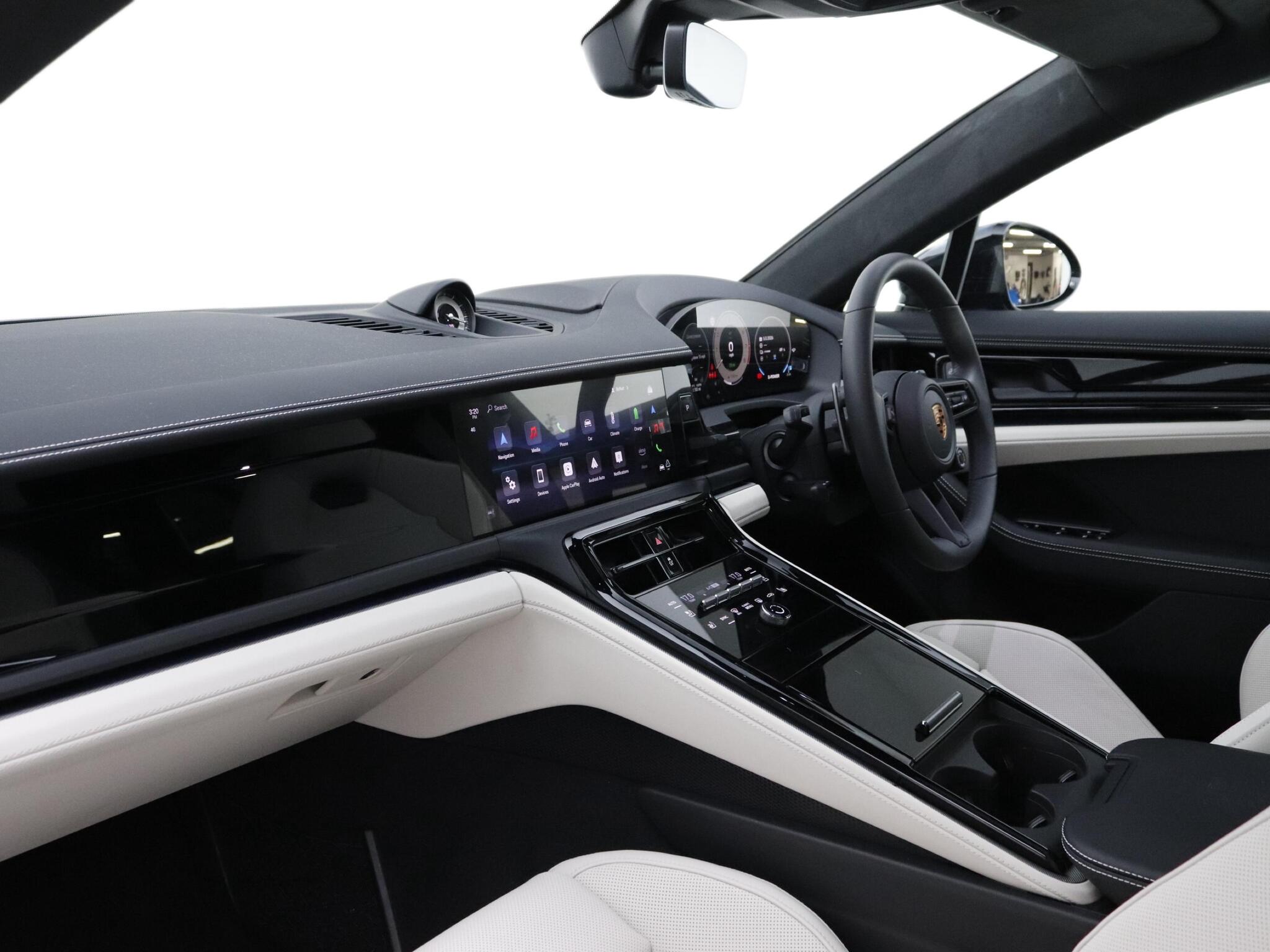 Porsche Panamera view 13
