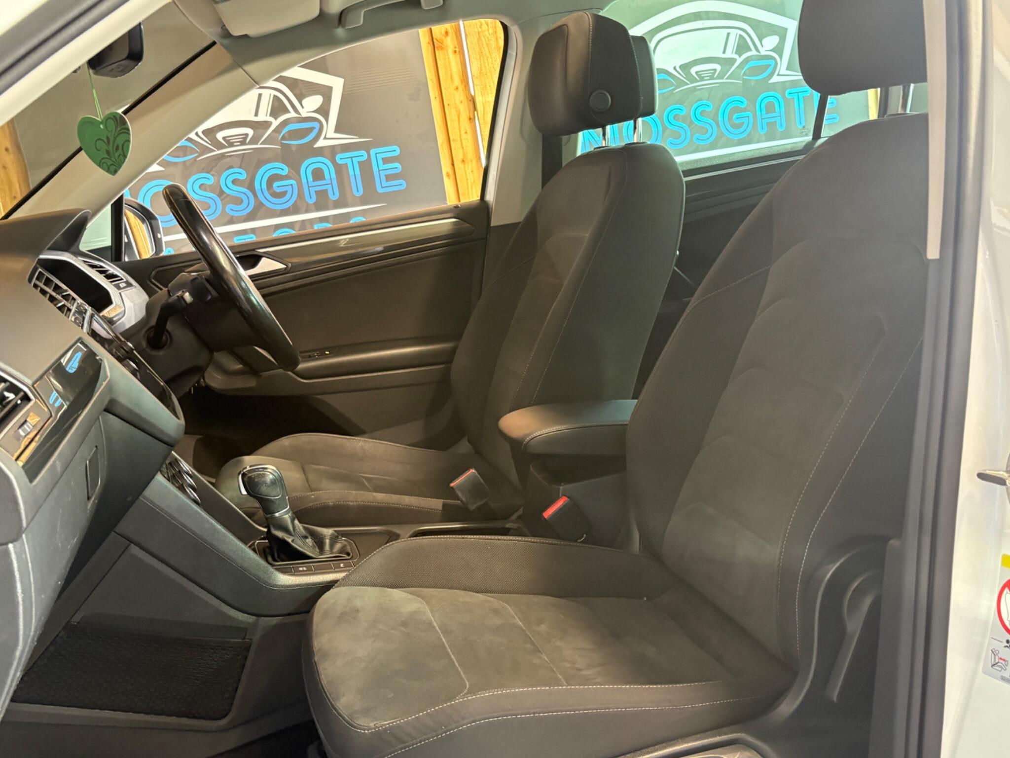 Volkswagen Tiguan view 22