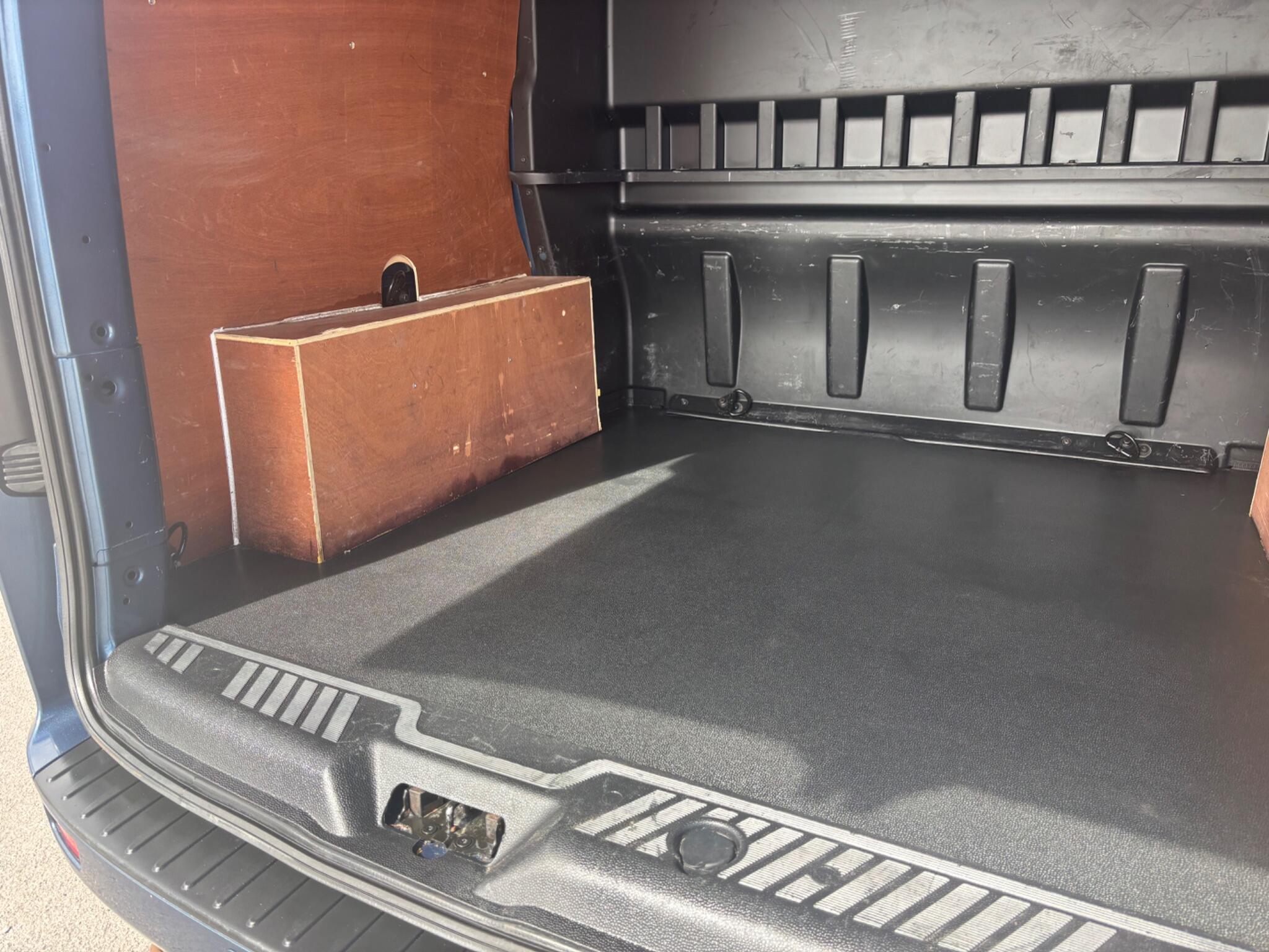 Ford Transit Custom view 43
