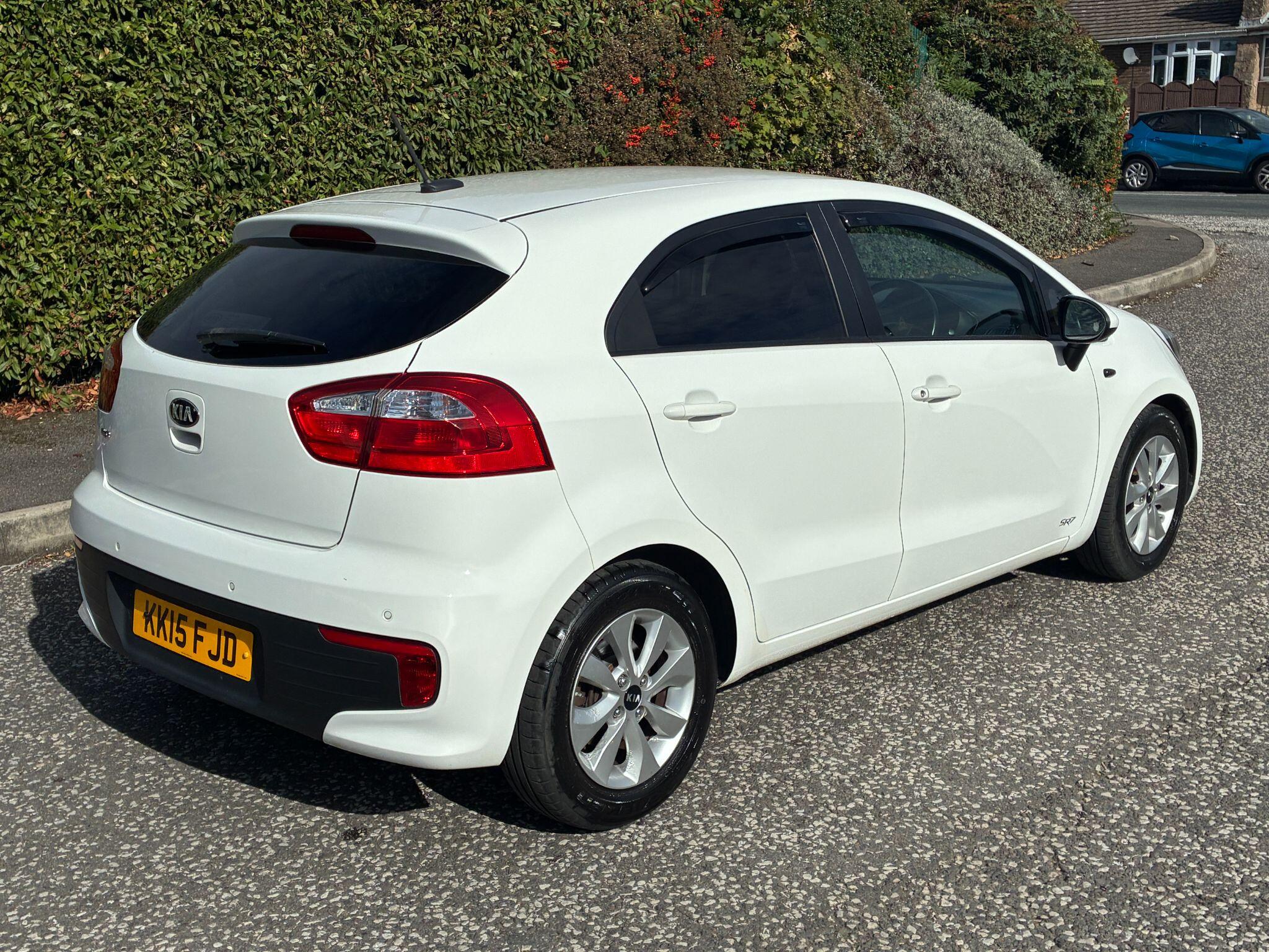 Kia Rio view 6